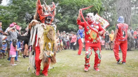 Carnaval y tradición en el Mercado Artesanal de Salta.