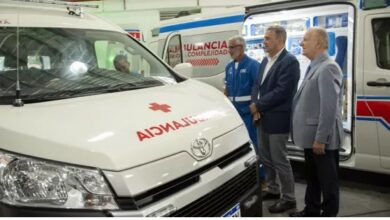 El Gobierno entregó tres nuevas ambulancias al SAMEC