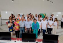 El intendente Lara Gros junto a representantes de instituciones educativas.