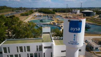 Las autoridades nacionales están ultimando los detalles del proceso de venta de Agua y Saneamientos Argentinos (AySA).
