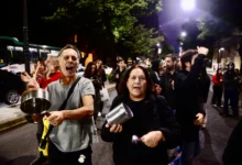 Cacerolazos en Buenos Aires en repudio a la represión de la marcha de jubilados