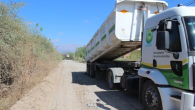 Esta semana, se realizaron tareas en el barrio Las Estufas, donde el personal municipal trabajó con maquinaria propia para mejorar la transitabilidad.
