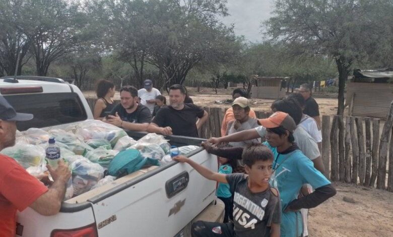 El cantante salteño organiza una campaña solidaria para asistir a las comunidades afectadas por las inundaciones en Santa Victoria Este.