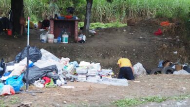 En el lugar, las autoridades encontraron a un grupo de personas viviendo en condiciones precarias, en medio de la vegetación. Foto: Municipalidad de Orán