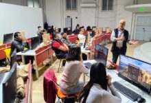 Finalizado el acto, el ingeniero Roque Burgos dio inicio al ciclo lectivo con la primera clase, marcando oficialmente el comienzo de esta tecnicatura.