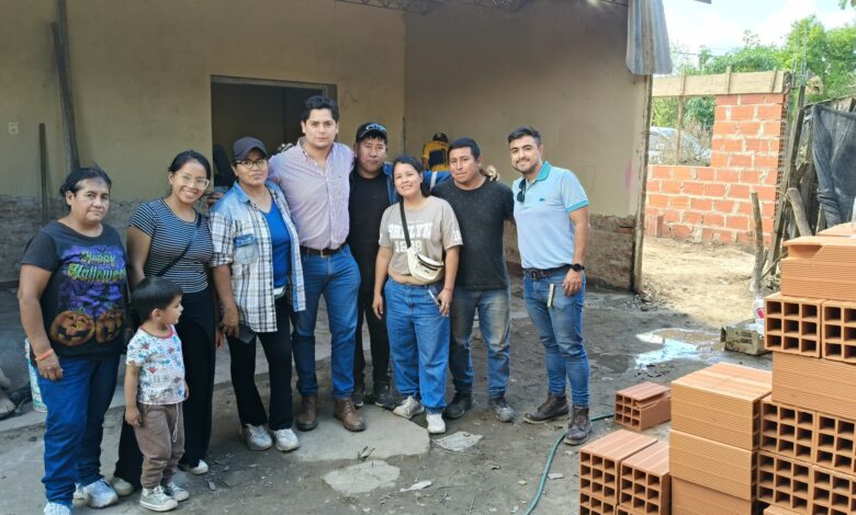 El intendente Franco Hernández Berni, junto a la nueva comisión del barrio San Antonio, dio inicio a la reconstrucción y ampliación del Centro Vecinal.