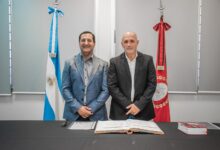 Kuldeep Singh con el flamante secretario.