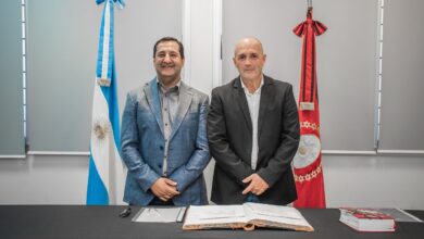 Kuldeep Singh con el flamante secretario.