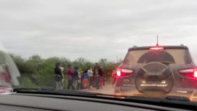 Comunidades originarias del Chaco salteño realizaron al menos 17 cortes a lo largo de 35 kilómetros de la Ruta Nacional 54, impidiendo el paso de vehículos. Foto: RR SS