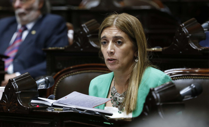 Diputada critica el viaje de Milei al funeral del Papa Francisco