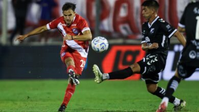 El equipo dirigido por Víctor Riggio quedó eliminado en los 32avos de final de la Copa Argentina tras caer 3-0 ante Argentinos Juniors. Foto: Prensa Argentina
