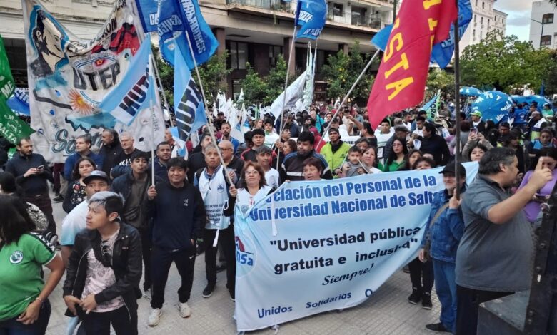 Los gremios marcharon en apoyo a jubilados. RRSS.