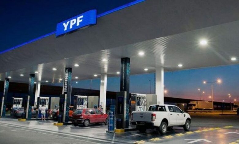 YPF anuncia una reducción del 4% en los precios de combustibles a partir del 1 de mayo