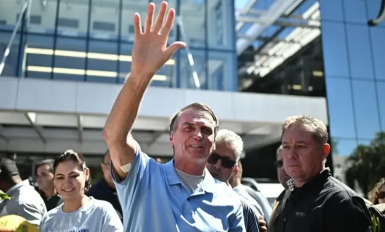 Bolsonaro recibe el alta tras cirugía y anuncia marcha por amnistía