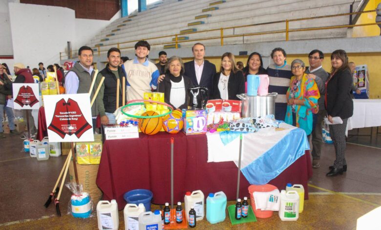 La entrega realizada a las instituciones educativas.