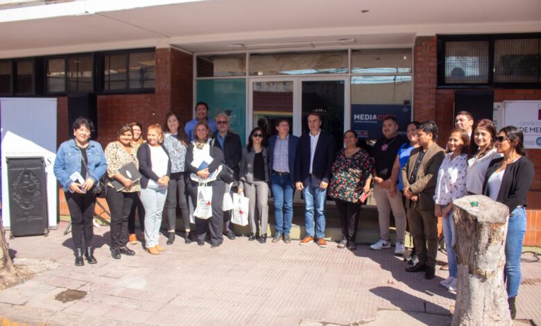 El acto de reapertura de la Oficina de Medicación.