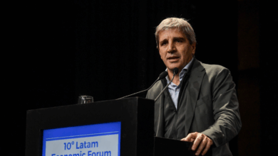 recortes en subsidios y obra pública para sostener el superávit