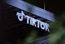 TikTok fue condenada en la Unión Europea a una multa de 600 millones de dólares (EFE/EPA/ALLISON DINNER)