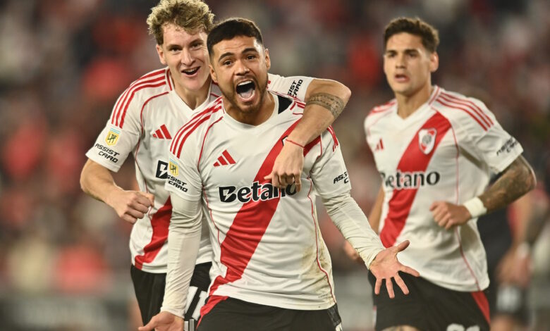 Paulo Díaz abrió con su gol el camino del triunfo.