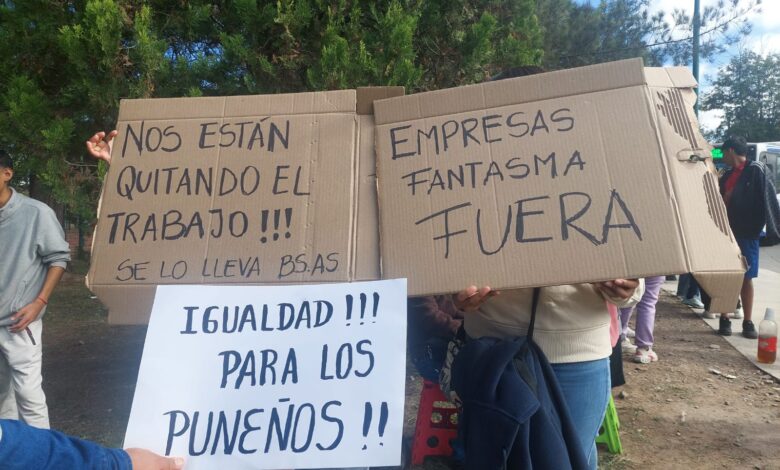 Reclamo de trabajadores de la Puna en Grand Bourg.