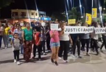 Tras el trágico accidente en la Ruta Nacional 34 que le costó la vida a Alberto “Tito” Soto, la comunidad de General Mosconi se moviliza exigiendo justicia. Foto: RR SS