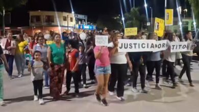 Tras el trágico accidente en la Ruta Nacional 34 que le costó la vida a Alberto “Tito” Soto, la comunidad de General Mosconi se moviliza exigiendo justicia. Foto: RR SS