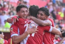 Con dos goles de Molina y una actuación dominante, Argentinos Juniors superó al Pincha y lidera su zona en el Torneo Apertura. Foto: RR SS