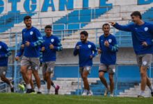 El plantel asegura que respaldará al DT frente a Arsenal. (GyT prensa)