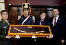 Milei es nombrado Granadero Honorífico y recibe la Orden Ecuestre Militar
