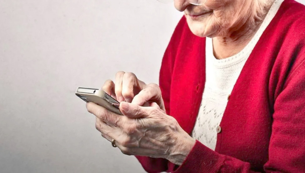 Advierten a jubilados de una estafa en Facebook a través de una ...
