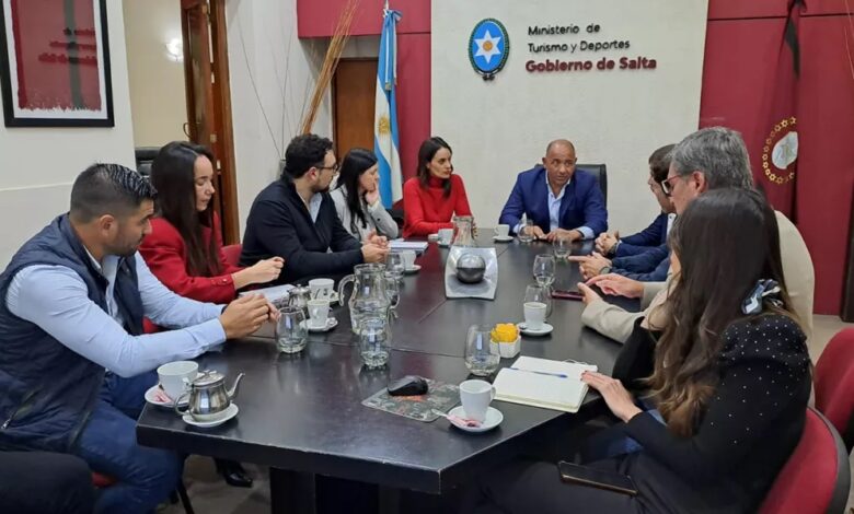 El encuentro entre provincia y referentes turísticos.