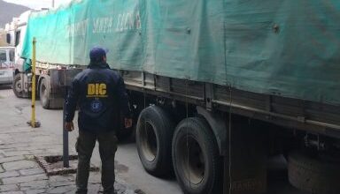 Un operativo liderado por la Unidad de Delitos Económicos Complejos (UDEC) concluyó con el secuestro de un semirremolque repleto de productos no perecederos. Foto: Ministerio Público Fiscal