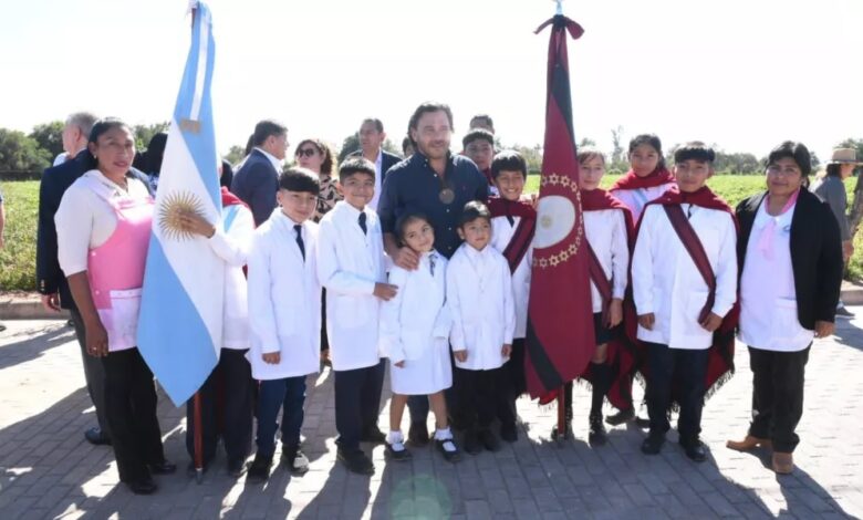 Durante la fiesta patronal en honor a la Virgen del Valle, el gobernador Gustavo Sáenz inauguró importantes obras en Talapampa. Foto: Gobierno de Salta
