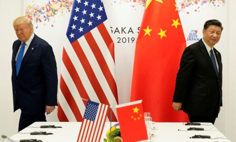 El presidente de Estados Unidos, Donald Trump, asiste a una reunión bilateral con el presidente de China, Xi Jinping, durante la cumbre de líderes del G20 en Osaka, Japón, 29 de junio de 2019 (REUTERS/Kevin Lamarque/Archivo)