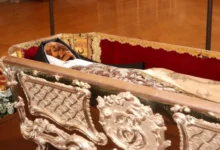 Expusieron el cuerpo de Santa Teresa de Jesús en la Basílica de Alba de Tormes
