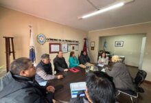 Con la participación de autoridades provinciales y municipales, se puso en marcha un proceso de reordenamiento de títulos de propiedad en el departamento General Güemes. Foto: RR SS