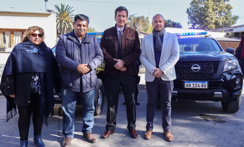 El ministro de Seguridad Gaspar Solá Usandivaras, el senador Gonzalo Caro y el intendente Enrique Borelli participaron del acto de entrega.