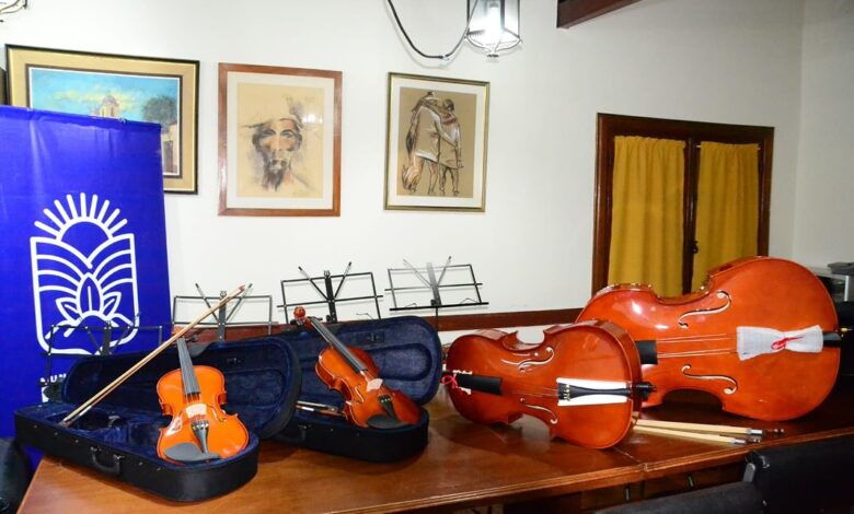 Algunos de los instrumentos entregados.