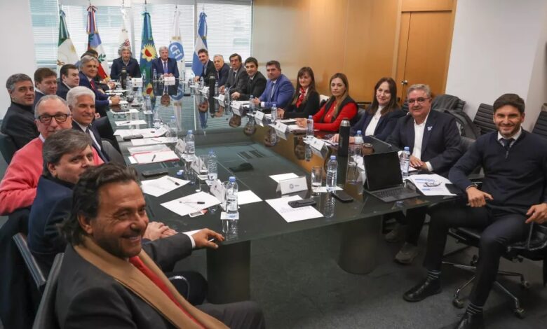 Los gobernadores reunidos.