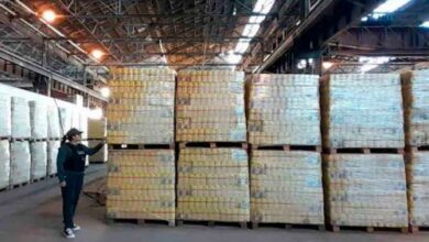 Denuncian que el Ministerio de Capital Humano retiene 70 mil frazadas en plena ola de frío
