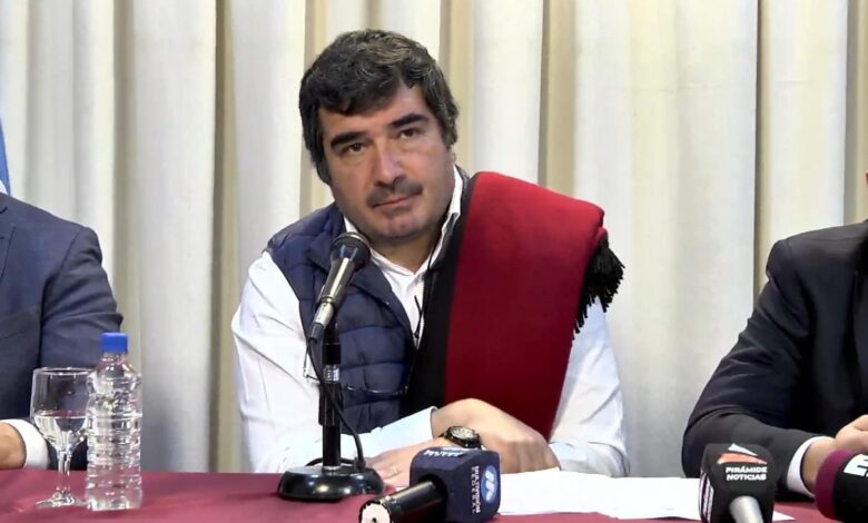 l ministro Martín de los Ríos aseguró que no hay riesgo para las comunidades ni los animales, siempre que se respete el área restringida.