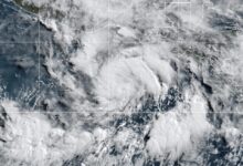 Foto satelital difundida por la Oficina Nacional de Administración Oceánica y Atmosférica de Estados Unidos. (NOAA via AP)