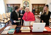 Milei se reunió con León XIV para discutir sobre la situación socioeconómica en Argentina