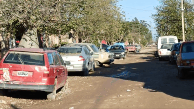 La Municipalidad de General Güemes lleva adelante un operativo de retiro de vehículos en desuso en distintos sectores de la ciudad. Foto: RR SS