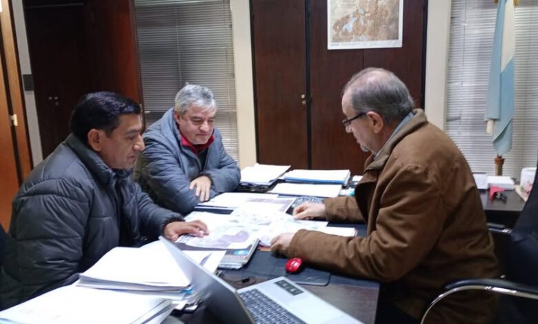 El intendente de Sergio Copa, junto al diputado Daniel Segura, se reunió con el ministro de Infraestructura, Sergio Camacho.Foto: Municipalidad de El Bordo