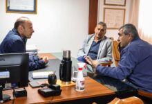 El intendente Enrique Borelli, mantuvo un encuentro con el ministro de Salud de la provincia, Federico Mangione. Foto; Municipalidad de Cerrillos.
