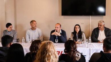 El intendente Enrique Borelli encabezó la presentación del encuentro junto a autoridades provinciales. Foto: Municipalidad de Cerrillos
