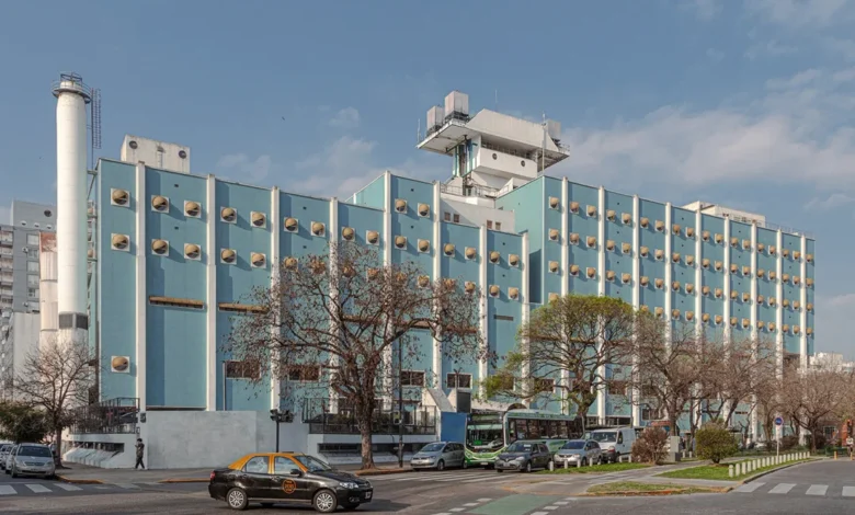 Empleados del Hospital Naval convocan a paro tras 560 despidos