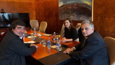 Martín de los Ríos, acompañado por la diputada electa, Flavia Royon, mantuvo una reunión con Horacio Marín.