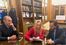 Karina Milei y el gobernador Sáenz.